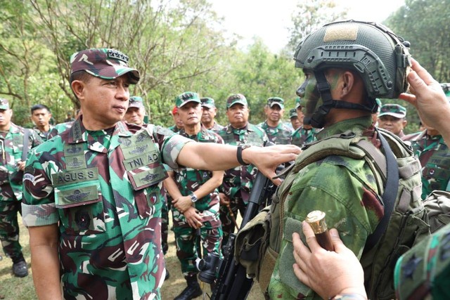 KSAD Jenderal Agus Subiyanto mengumpulkan 1.014 Komandan Satuan jajaran TNI AD. Foto: Dok. TNI AD