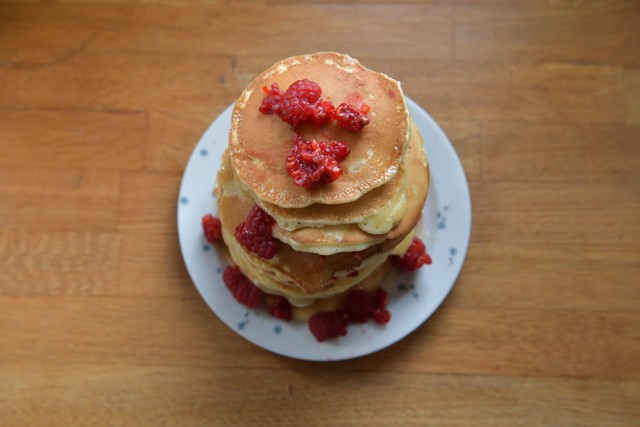 Ilustrasi Cara Membuat Kue Lumpur. Foto: Unsplash/Michał Parzuchowski.