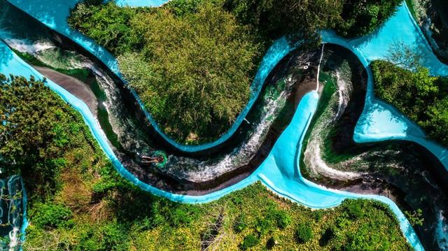 Ilustrasi Cara ke Waterbom Bali, Sumber Unsplash Absent Wall