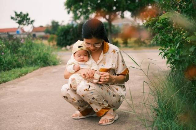 Ilustrasi manfaat bonding ibu dan bayi, sumber foto: Tuan PM by pexels.com