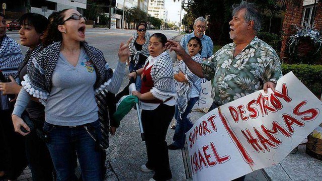 Baik komunitas Arab maupun Yahudi di berbagai belahan dunia telah merasakan dampak pertikaian antara Israel dan Hamas di Jalur Gaza.