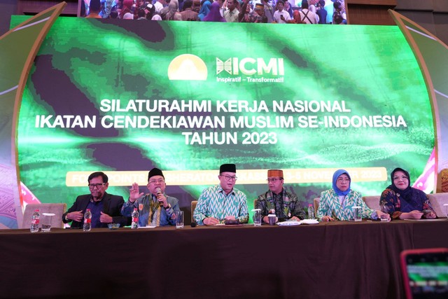 Bacapres Koalisi Perubahan untuk Persatuan Anies Baswedan menjadi salah satu narasumber dalam Silaturahmi Kerja Nasional Ikatan Cendikiawan Muslim se-Indonesia (ICMI) 2023 di Makassar, Minggu (5/11/2023).  Foto: Dok. Istimewa