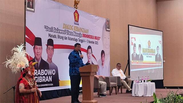 Hashim Djojohadikusumo saat memberikan pidato di acara Dialog Kebangsaan yang diselenggarakan di Kota Manado, Sulawesi Utara.