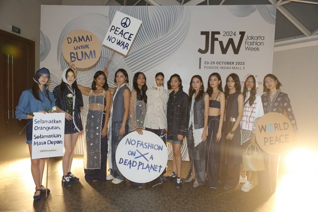 Tarum by Sejauh Mata Memandang di JFW 2024. Foto: Jakarta Fashion Week / Peter F Momor