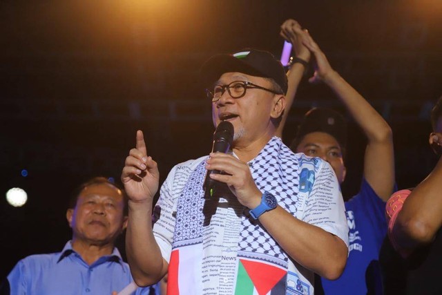Ketum PAN Zulkifli Hasan (Zulhas) menghadiri acara Birukan Langit Indonesia Stage (BLIS) di Stadion Batori Katong, Ponorogo, Jatin, Minggu (5/11) malam. Foto: Dok. Istimewa