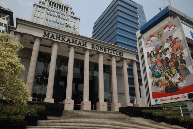 Suasana gedung Mahkamah konstitusi (MK) di jalan Medan Merdeka Barat, Jakarta Pusat jelang sidang pembacaan putusan MKMK, Selasa (7/11/2023). Foto: Aditia Noviansyah/kumparan