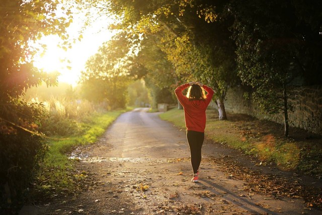 Ilustrasi Sebutkan Prinsip-prinsip Dasar Jalan Cepat pada Olahraga! (Sumber: Pixabay)