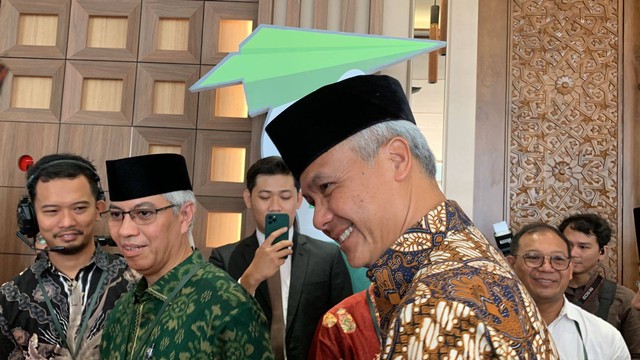 Ganjar Pranowo hadiri acara Rakernas Lembaga Dakwah Islam Indonesia (LDII) di Grand Ballroom Minhaajurroyidiin, Jakarta, Rabu (8/11/2023). Foto: Luthfi Humam/kumparan