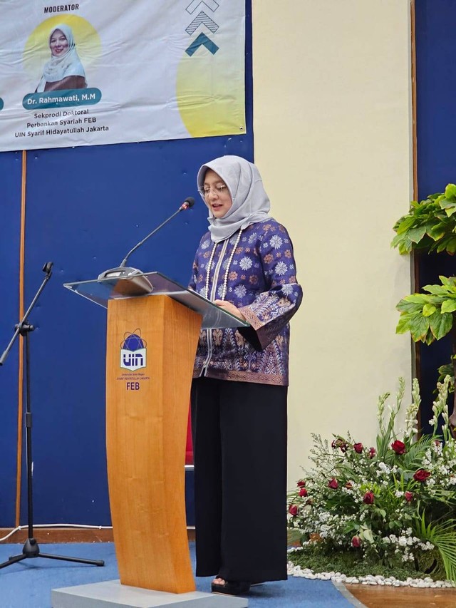 Wakil Ketua Dewan Komisioner LPS Dr. Lana Soelistianingsih, MA