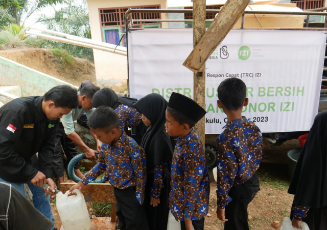 10000 Liter Air Bersih Untuk SDN 73 Sido Mulyo, Bengkulu