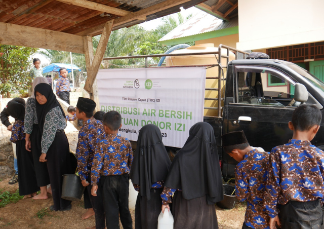 10000 Liter Air Bersih Untuk SDN 73 Sido Mulyo, Bengkulu (1)