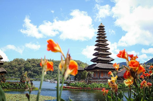 Ilustrasi tempat wisata di danau bedugul. Sumber: www.unsplash.com