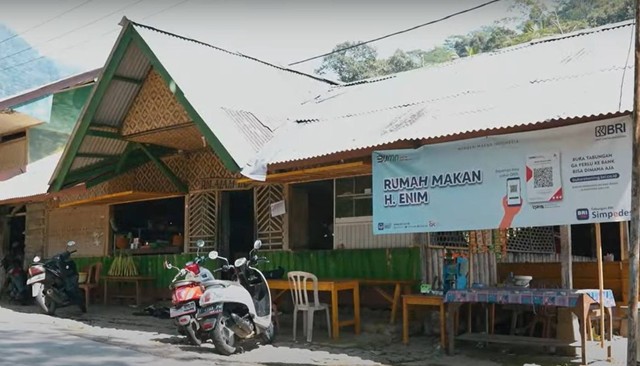 Rumah makan H. Enim di Desa BRILian Mekarbuana, Karawang. Dok BRI