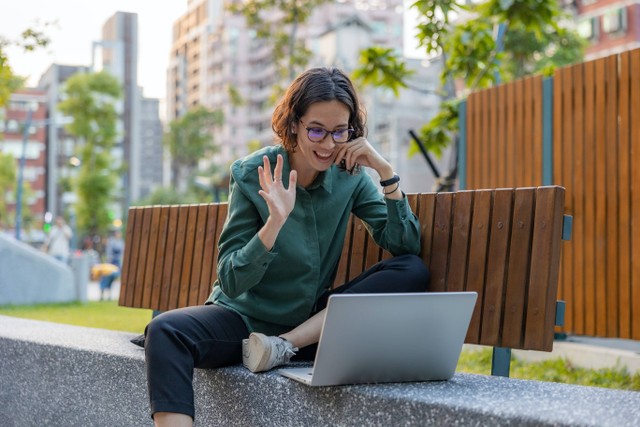 Cara Mengaktifkan Video Call di WhatsApp di Laptop, Foto Hanya Ilustrasi: Unsplash/Resume Genius