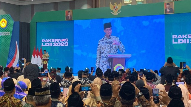 Bacapres Koalisi Perubahan Anies Baswedan hadiri acara Rakernas Lembaga Dakwah Islam Indonesia (LDII) di Grand Ballroom Minhaajurrosyidiin, Jakarta Timur, Kamis (9/11/2023). Foto: Luthfi Humam/kumparan