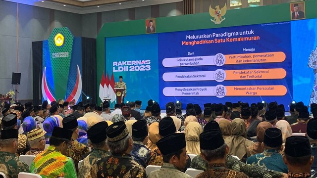 Bacapres Koalisi Perubahan Anies Baswedan hadiri acara Rakernas Lembaga Dakwah Islam Indonesia (LDII) di Grand Ballroom Minhaajurrosyidiin, Jakarta Timur, Kamis (9/11/2023). Foto: Luthfi Humam/kumparan