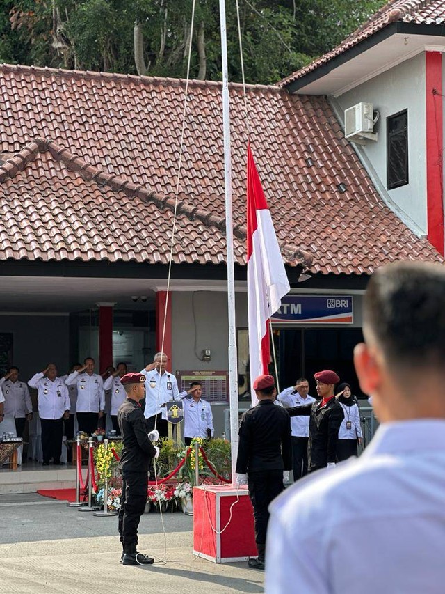 Tak Lupa Jasa Para Pahlawan, Lapas Kembangkuning Ikuti Upacara Hari Pahlawan