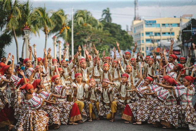 ilustrasi hubungan tari dengan iringan musik. Sumber: Pexels/Denniz Futalan