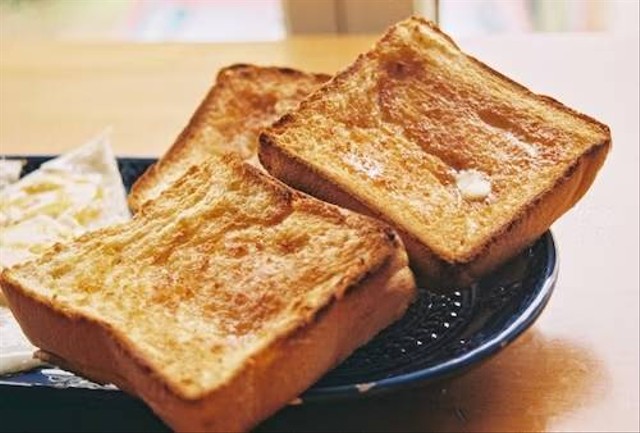 Ilustrasi Cara Membuat Roti Bakar. Foto: Unsplash/ Yukiko Kanada.