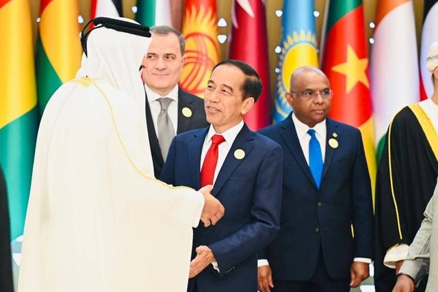 Presiden Jokowi bertemu dengan para pemimpin negara Islam yang menghadiri Konferensi Tingkat Tinggi (KTT) Luar Biasa Organisasi Kerja Sama Islam (OKI) di King Abdulaziz International Convention Center (KAICC), Riyadh, Arab Saudi, Sabtu (11/11/2023). Foto: Laily Rachev/Biro Pers Sekretariat Presiden