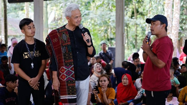 Ganjar bertemu petani Simalungun dicurhat kenaikan harga pangan. Foto: Dok. Istimewa