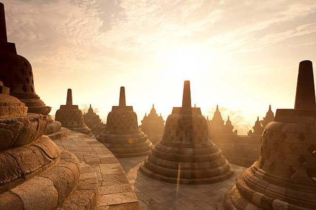 Ilustrasi Sejarah Candi Borobudur. Sumber: www.unsplash.com