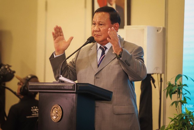 Bacapres Prabowo Subianto menghadiri acara Pidato Calon Presiden dengan tema Strategi Politik Luar Negeri yang digagas oleh CSIS di kawasan Tanah Abang, Jakarta, Senin (13/11/2023). Foto: Iqbal Firdaus/kumparan