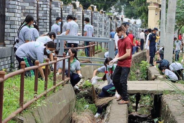 makna penting gotong royong. Sumber: pexels.com/CP Khanal