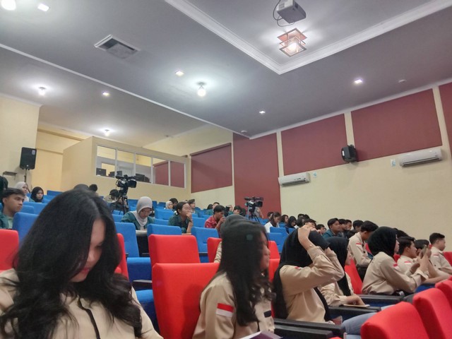 Mahasiswa yang berpartisipasi dalam kegiatan Seminar Nasional || Foto : Lampung Geh