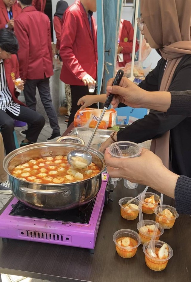 Mencicipi masakan dari produk PT Indomina Cipta Agung, sumber: dokumentasi pribadi 