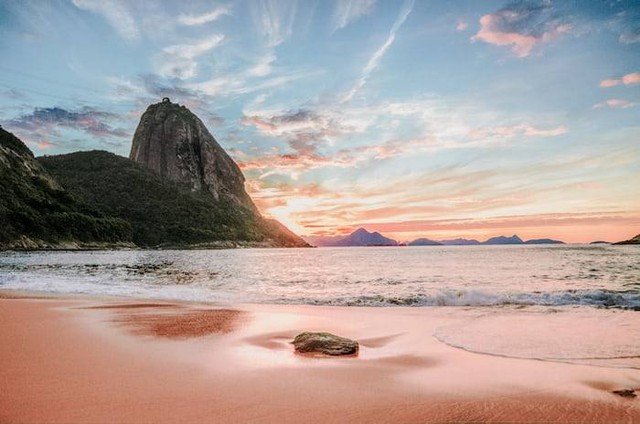 Ilustrasi Pantai Mbuluk Gunung Kidul. Sumber: unsplash.com/ Shot by Cerqueira