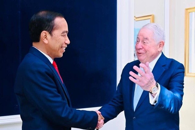 Presiden Jokowi menerima Chairman Freeport McMoRan, Richard Adkerson, di Hotel Waldorf Astoria, Washington DC, AS, Senin (13/11/2023). Foto: Laily Rachev/Biro Pers Sekretariat Presiden