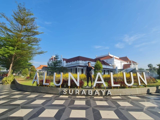 Alun Alun Kota Surabaya sebagai Pusat Kota dan Museum dok. Pribadi