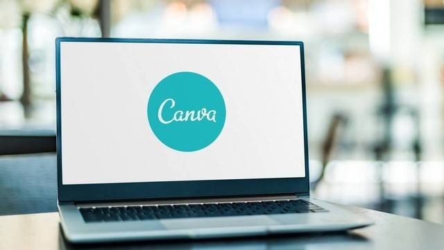 Ilustrasi cara edit foto pakai jas di Canva. Foto: shutterstock. 