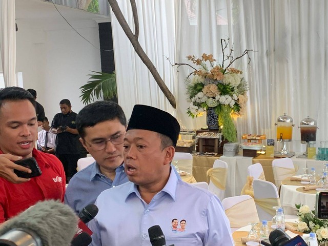 Sekretaris TKN Prabowo-Gibran, Nusron Wahid konferensi pers di Jalan Teuku Cik Ditiro no. 56, Jakarta, Selasa (14/11/2023). Foto: Luthfi Humam/kumparan