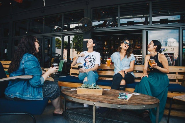 Ilustrasi extrovert. Sumber foto: Pexels