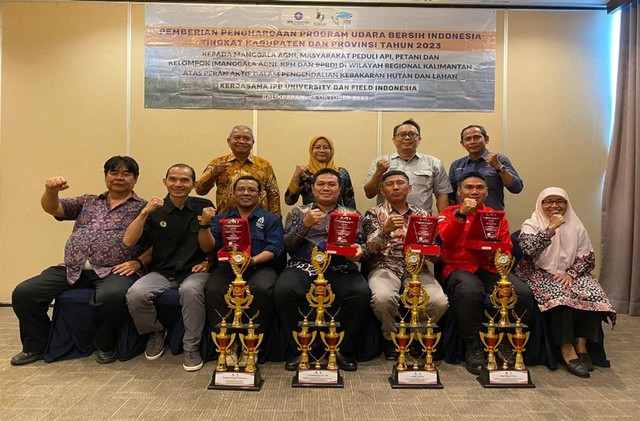 Fahutan IPB Beri Penghargaan Program Udara Bersih dan Pengendalian Karhutla