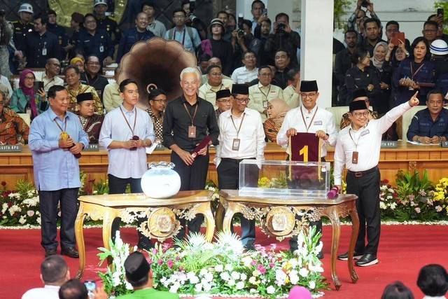 Pasangan capres-cawapres Anies Baswedan dan Muhaimin Iskandar (AMIN) mendapat nomor urut 1 sebagai kontestan Pilpres 2024, Selasa (14/11/2023). Foto: Dok. Istimewa