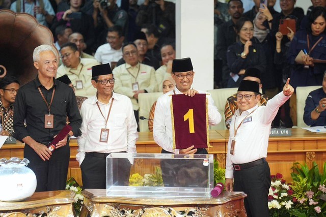 Ganjar-Mahfud dan Anies-Muhaimin di KPU, Selasa (14/11/2023). Foto: Dok. Istimewa