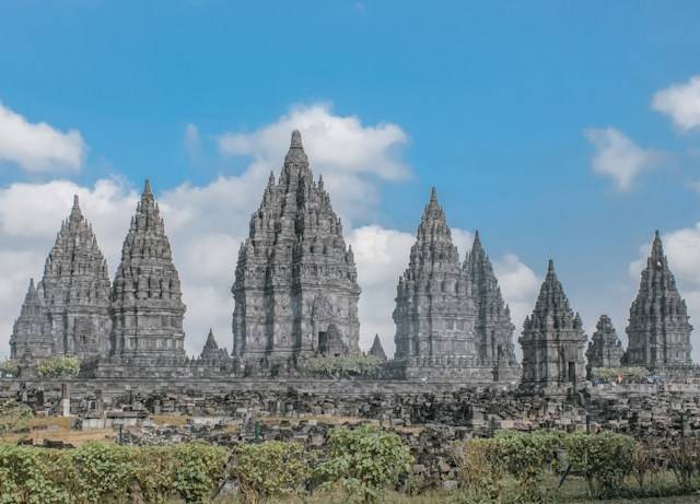 Ilustrasi Candi Ijo, sumber foto: unsplash.com/Eugenia Clara