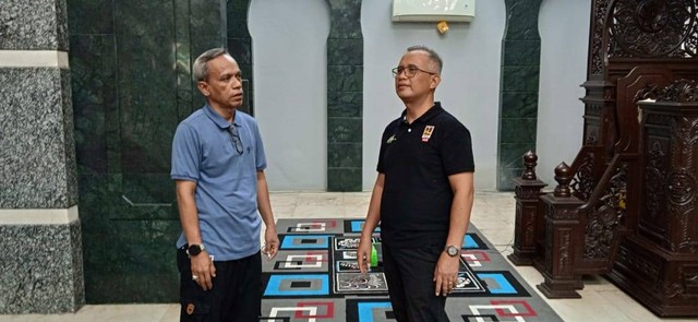 Pj Wali Kota Singkawang, Sumastro Saat Berkoordinasi dengen Pengurus Masjid Raya Singkawang. Foto: Dok. Pengurus Masjid Raya Singkawang