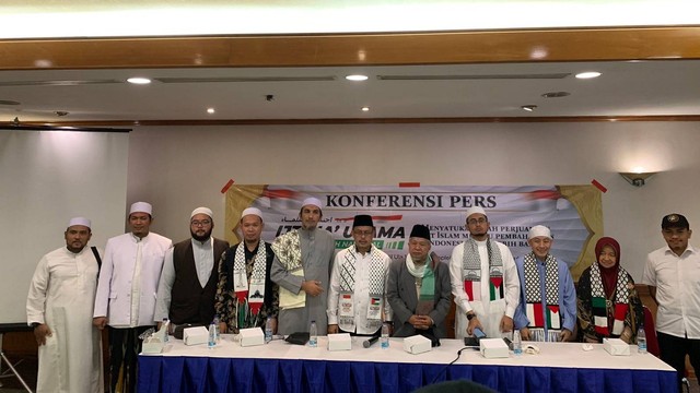 Konferensi pers Ijtima Ulama oleh gabungan ormas Islam di Menara Hijau, Jakarta, Kamis (16/11/2023). Foto: Luthfi Humam/kumparan