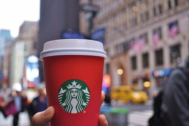 Red Cup Day Starbucks. Foto: may numpetch/Shutterstock