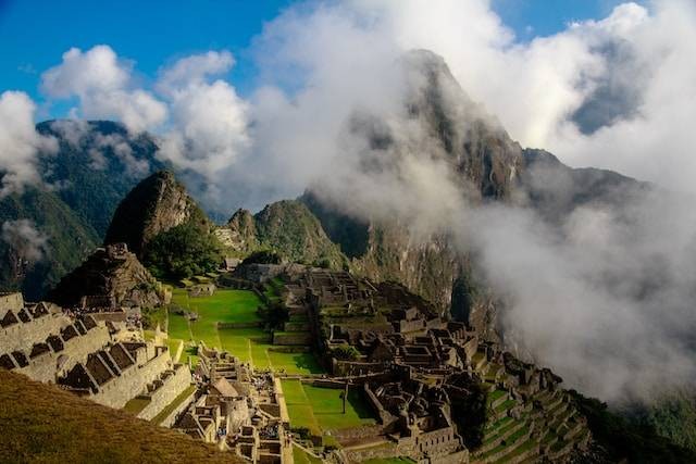 Ilustrasi Zaman Tertua yang Ada di Bumi secara Geologis. Foto: dok. Unsplash/Scott Umstattd