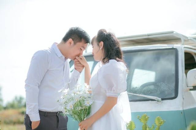 Ilustrasi sifat wanita yang bikin pria jatuh cinta, sumber foto: Thiều Hoàng Phước by pexels.com