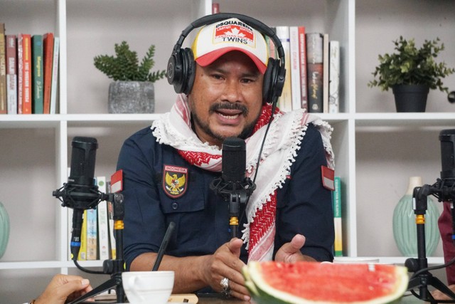 Relawan untuk Palestina di Gaza Abdillah Onim saat program DipTalk kumparan. Foto: Dicky Adam Sidiq/kumparan