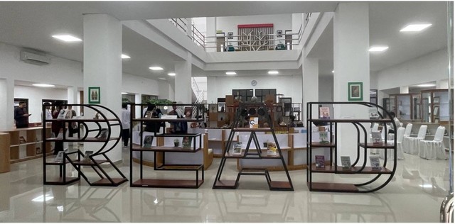 Ruang Perpustakaan Politeknik Kessehatan Kemenkes Yogyakarta. Foto: Dokumentasi pribadi, 2023 