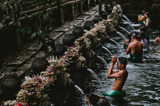 Ilustrasi Pura Tirta Empul. Unsplash/Florian GIORGIO.