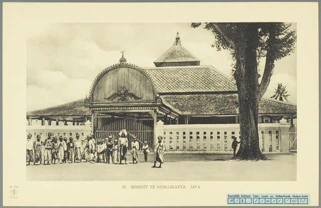 Masjid Gedhe Kauman sekitar tahun 1911. Foto: Jean Demmeni, KITLV A320, Universiteit Leiden