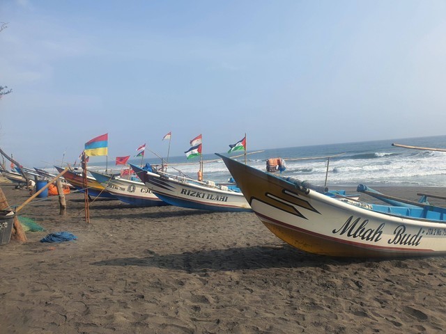 Kapal nelayan di Pantai Baru, Bantul, DIY. Foto: dokumentasi pribadi